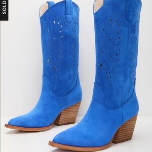 BRAND NEW VICI BOOTS 💙